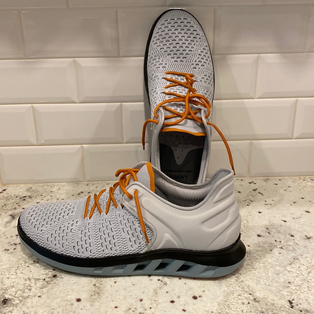 Johnston & Murphy sneaker